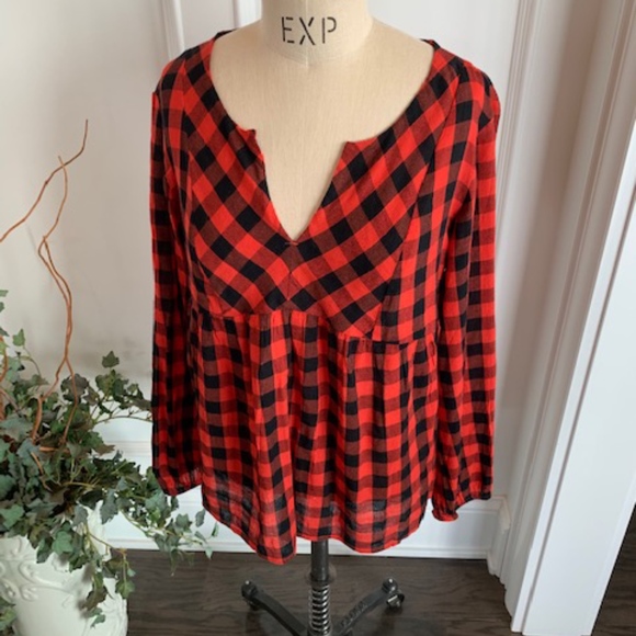 Old Navy Tops - Old Navy Women's Buffalo Plaid Top